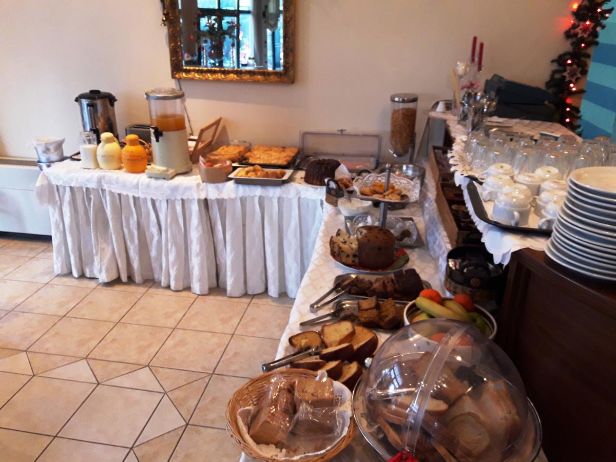 Hotel Galaxy Krepeni Buitenkant foto