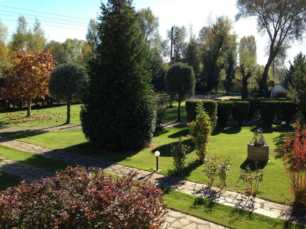 Hotel Galaxy Krepeni Buitenkant foto